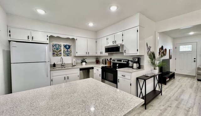 Modern Family-Friendly Retreat in the Heart of Paragould