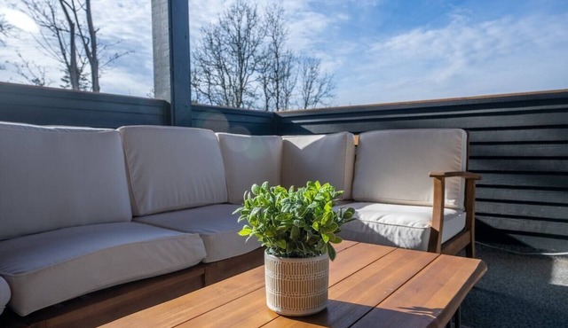 Modern Family Friendly Home w/River Views!