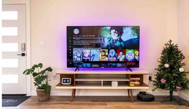 Modern, Family Friendly, King Bed, AC, 65in TV Prime Locationn