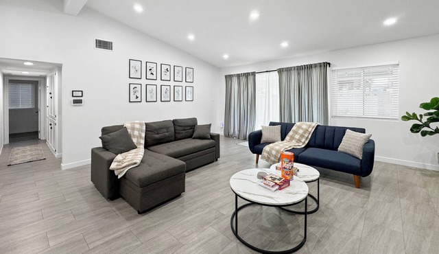 Modern Family Getaway Near Disney & Knott’s – Arcade Fun!
