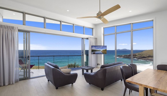 Modern Family Home With Breathtaking Ocean Views!