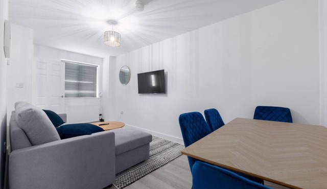 Modern Family Home Near Liverpool City