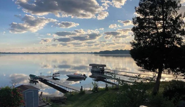 Modern Family Lake Home with 5-star Amenities: Bikes, Kayaks, & Pontoon
