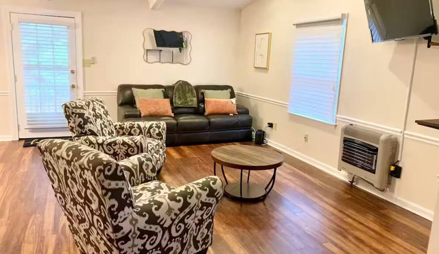 Modern Family Living – Near Food, I-85 & Hospital