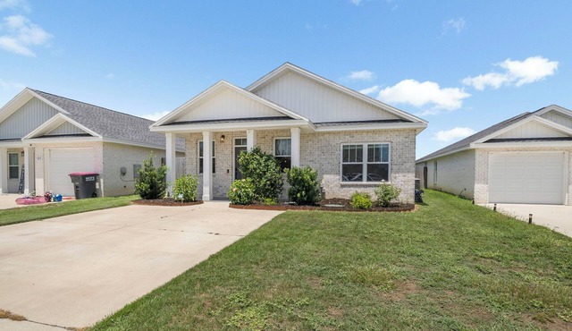 Modern Family Retreat Near Tyndall AFB - Ideal for Long Stays & Beach Getaways