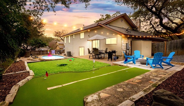 Modern Family Retreat - Private Pool/Mini Golf/Fire Pit/Pool Table - Sleeps 14