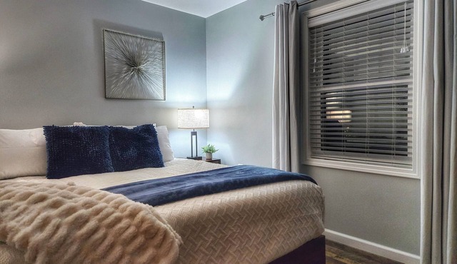 Modern Family Stay near LU-King-Patio-Firepit-n