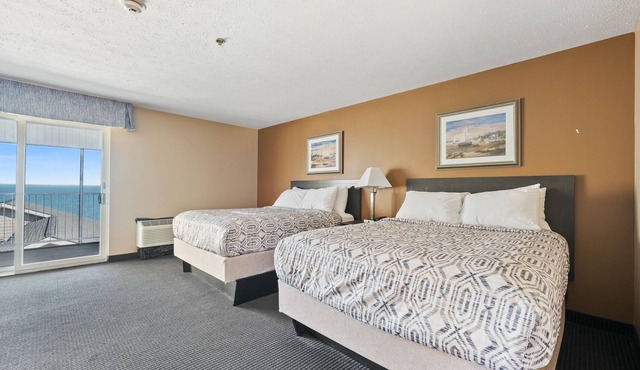 Modern Family Suite with Beautiful Lake View 215