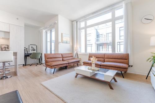Modern Family Townhouse 2 Bedrooms 3 Full Bathrooms Sleeps 6