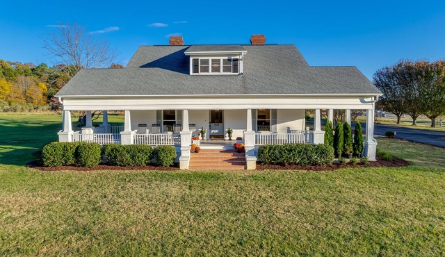 Modern Farm House At The Monroe Executive Airport!