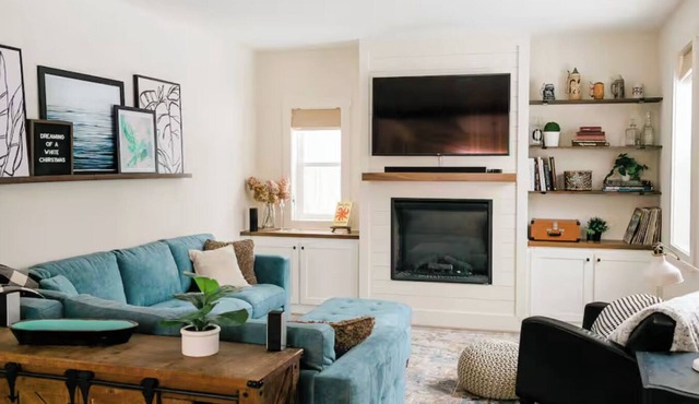 Modern Farmhouse with Pool and Creative Studio. Close to Breweries & Wineries!