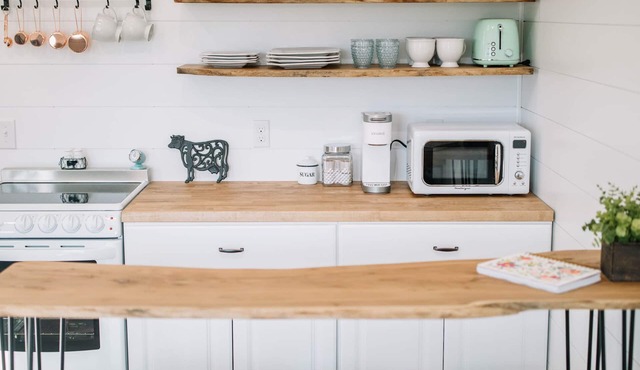 Modern Farmhouse Cottage on 250 Acre Farm Near Ark: No Cleaning Fee!