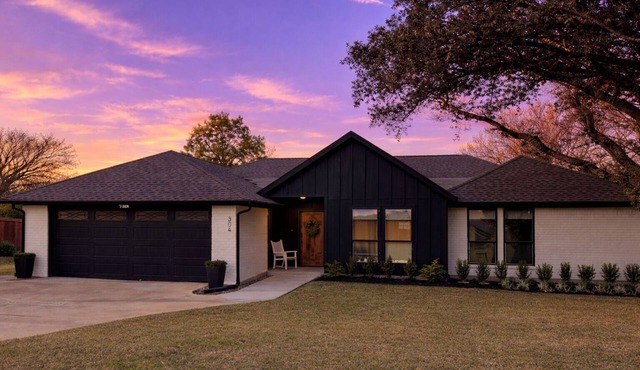 Modern Farmhouse Design, Texas Charm!