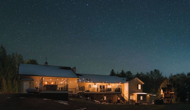 Modern Farmhouse | Hot Tub Firepit Vista Views