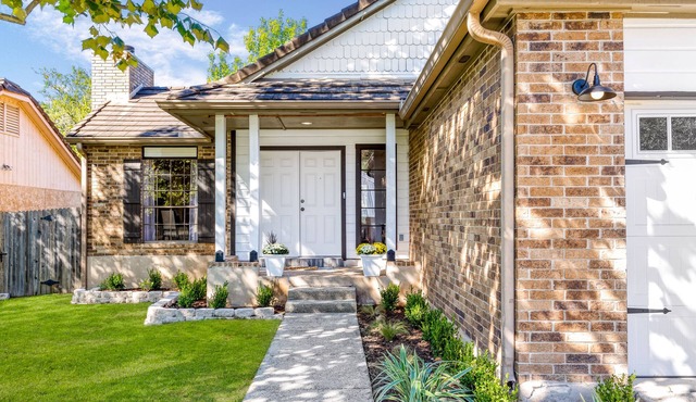 Modern Farmhouse Home in Downtown Boerne Hill Country off Main St