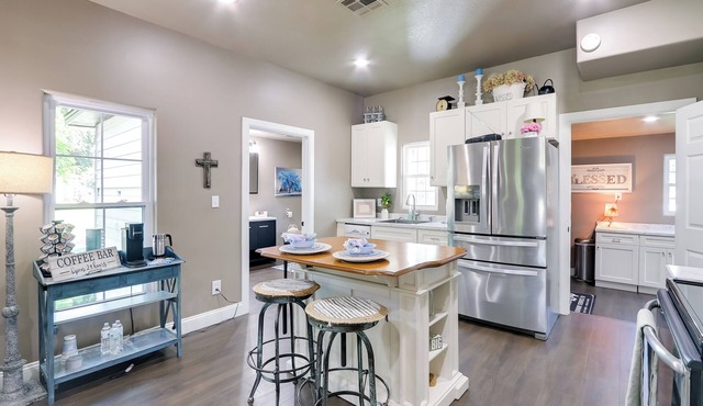 Modern Farmhouse in Belle Plaine w/Covered Porch!