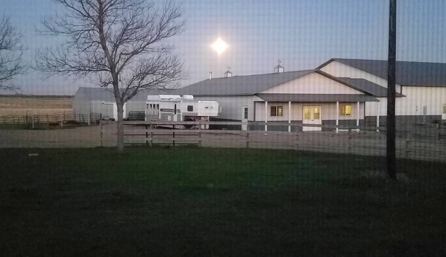 Modern farmhouse oasis. - horses welcome