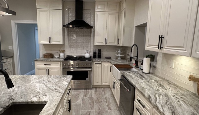 Modern Farmhouse on 2 acres w/Barn! Convenient to everything Tampa has to offer!