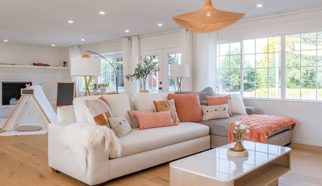 Modern Farmhouse on 1 Acre | Steps to Park | w/Spa