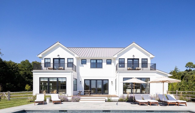 Modern Farmhouse Private Estate, 6.5 acres