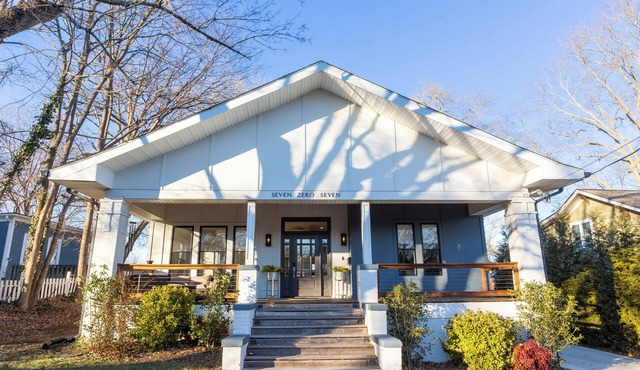 Modern Farmhouse Style, 4-bedroom home, downtown Durham, large private yard