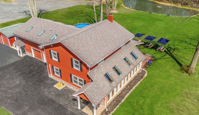 Modern Farmhouse w/heated pool, hot tub, fishing pond, movie theater, game room