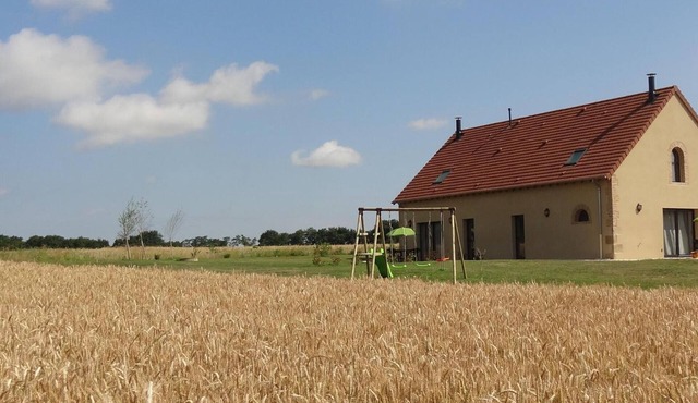Modern farmhouse with fireplace and wifi