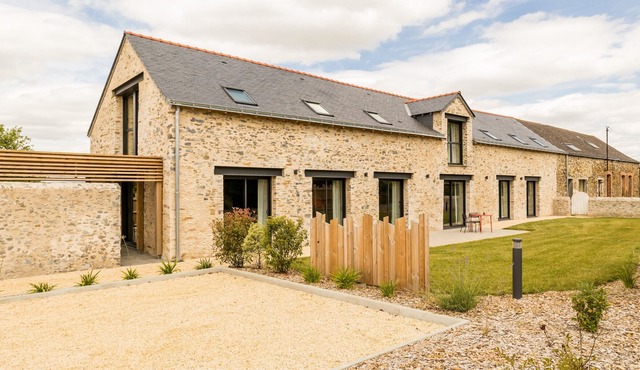 Modern farmhouse with spa, billiards, foosball, gym, hammam and Wi-Fi