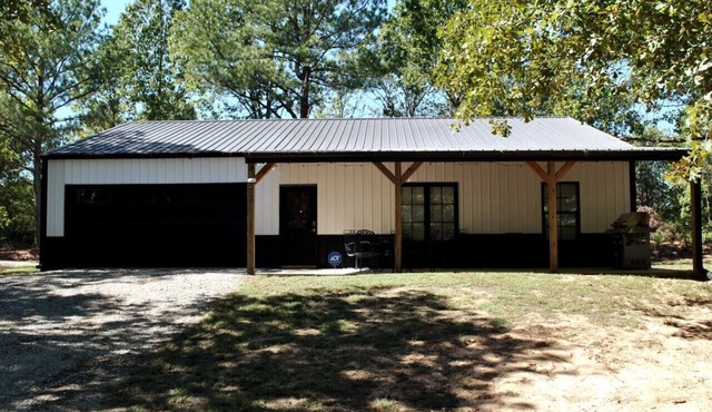 Modern Farmhouse within walking distance to beach
