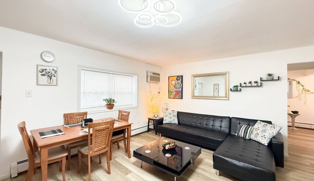 Modern First Floor apt 25 min to NYC+Parking