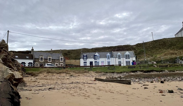 Modern Fisherman's Cottage with Stunning Uninterrupted Views of the Moray Firth