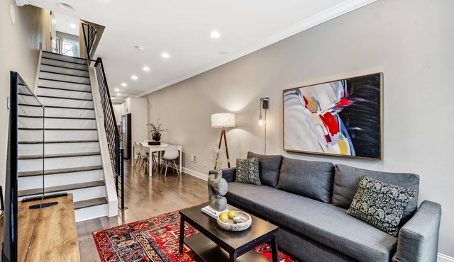 Modern Fishtown 4Bed/3Bath w/Roof-deck + Patio!