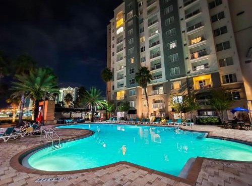 Modern Flat 4 Minutes from Universal – The Point Orlando