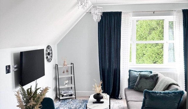 Modern Flat Castle Views & Free Parking