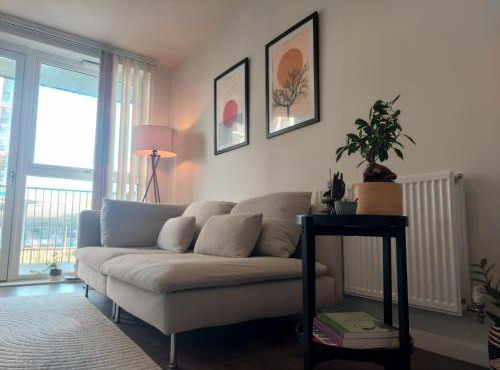 Modern Flat Close to Heathrow Airport & Central London