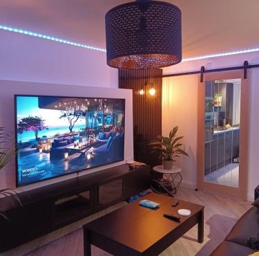 Modern flat in quiet residential cul-de-sac