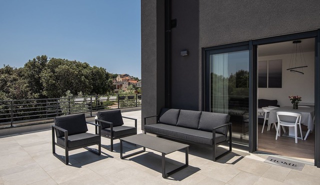 Modern flat with large terrace