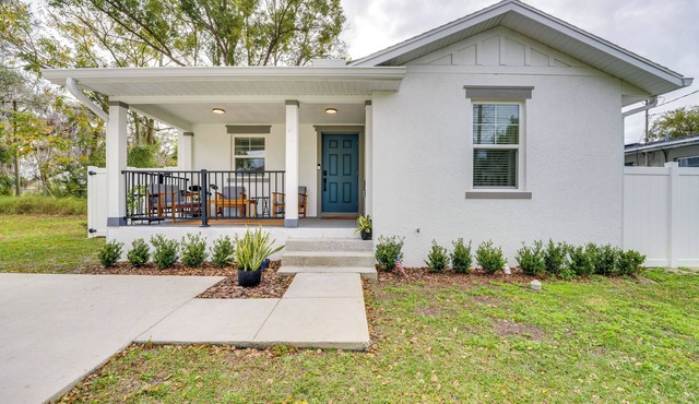 Modern Florida Bungalow: 3 Miles to Winter Garden!