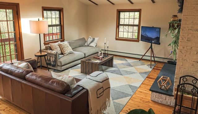 Modern Forest Retreat on a Tranquil Hilltop with SAUNA