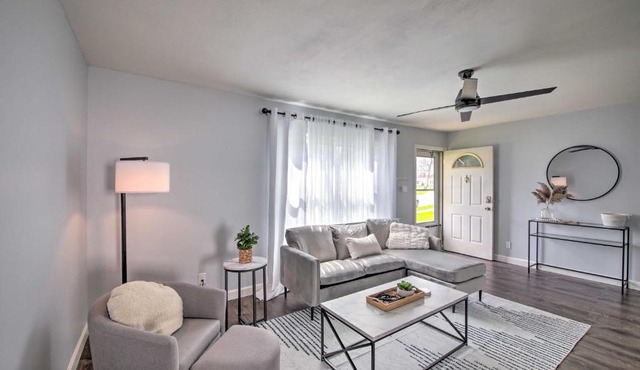 Modern Fort Wayne Home with Yard - 3 Mi to Dtwn