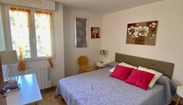 Modern F2 Apartment with Parking in Amélie-les-Bains, Sleeps 2