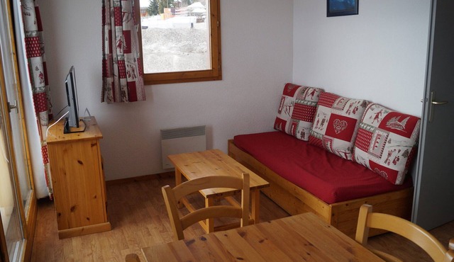 Modern Mountain Apartment at Foot of Slopes 6 Pers