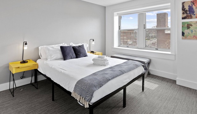 Modern Fully equipped Studio in Historic Midtown