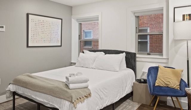 Modern Fully equipped Studio in Historic Midtown