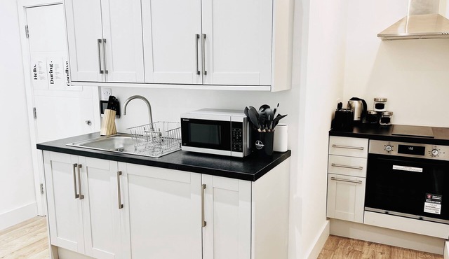 Modern Fully Equipped Loft Studio MAIDSTONE *CITY CENTRE*