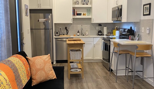 Modern Fully Equipped Ground Level Apt. With Private Yard