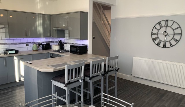 Modern Fully refurbished 3 bedroom home