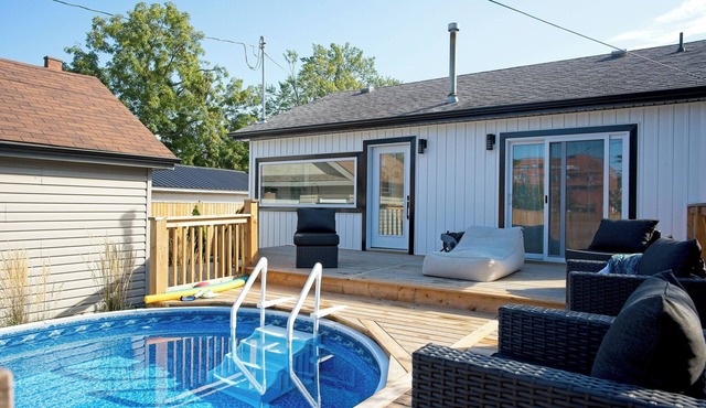 Modern, fully renovated lake-town cottage in Canada's southernmost town