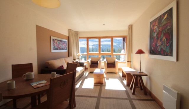 Modern furnished apartment with beautiful views at the slopes (ski-in ski-out)
