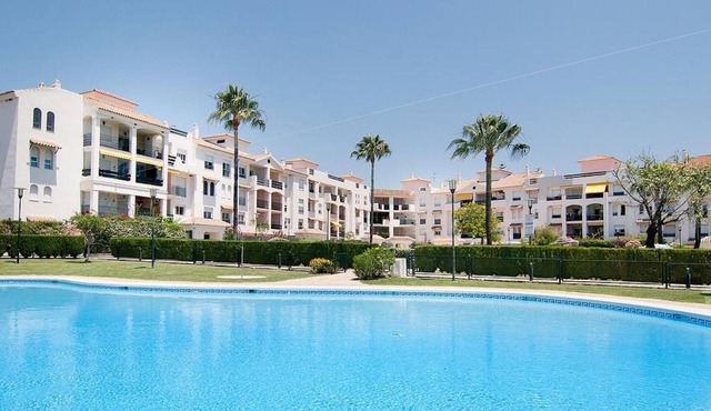 Modern Gated Apartment near Beach & Puerto Banus